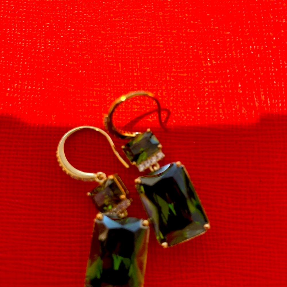 Limited Gorgeous Brand new from 🇫🇷 rare green earrings with crystals. Must have! - Picture 13 of 16